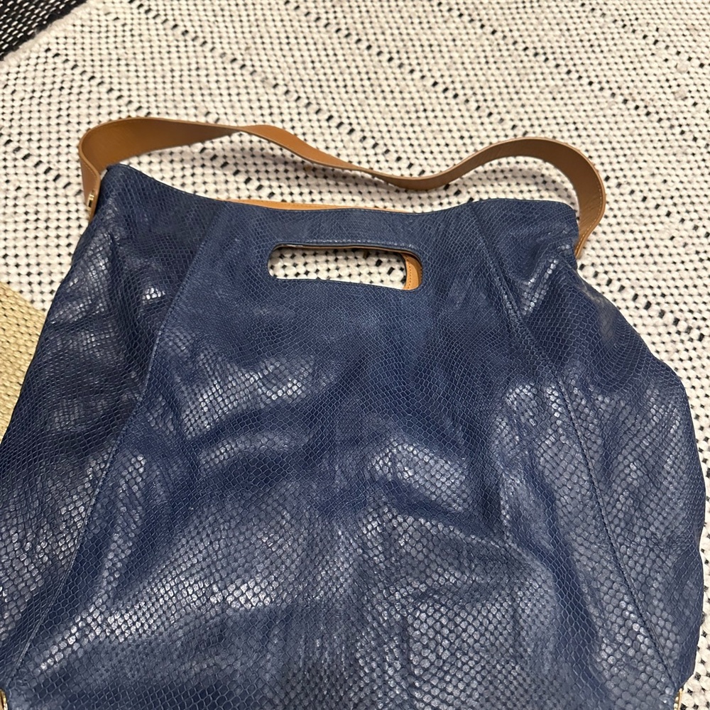 Vince Camino Navy/brown trim leather tote